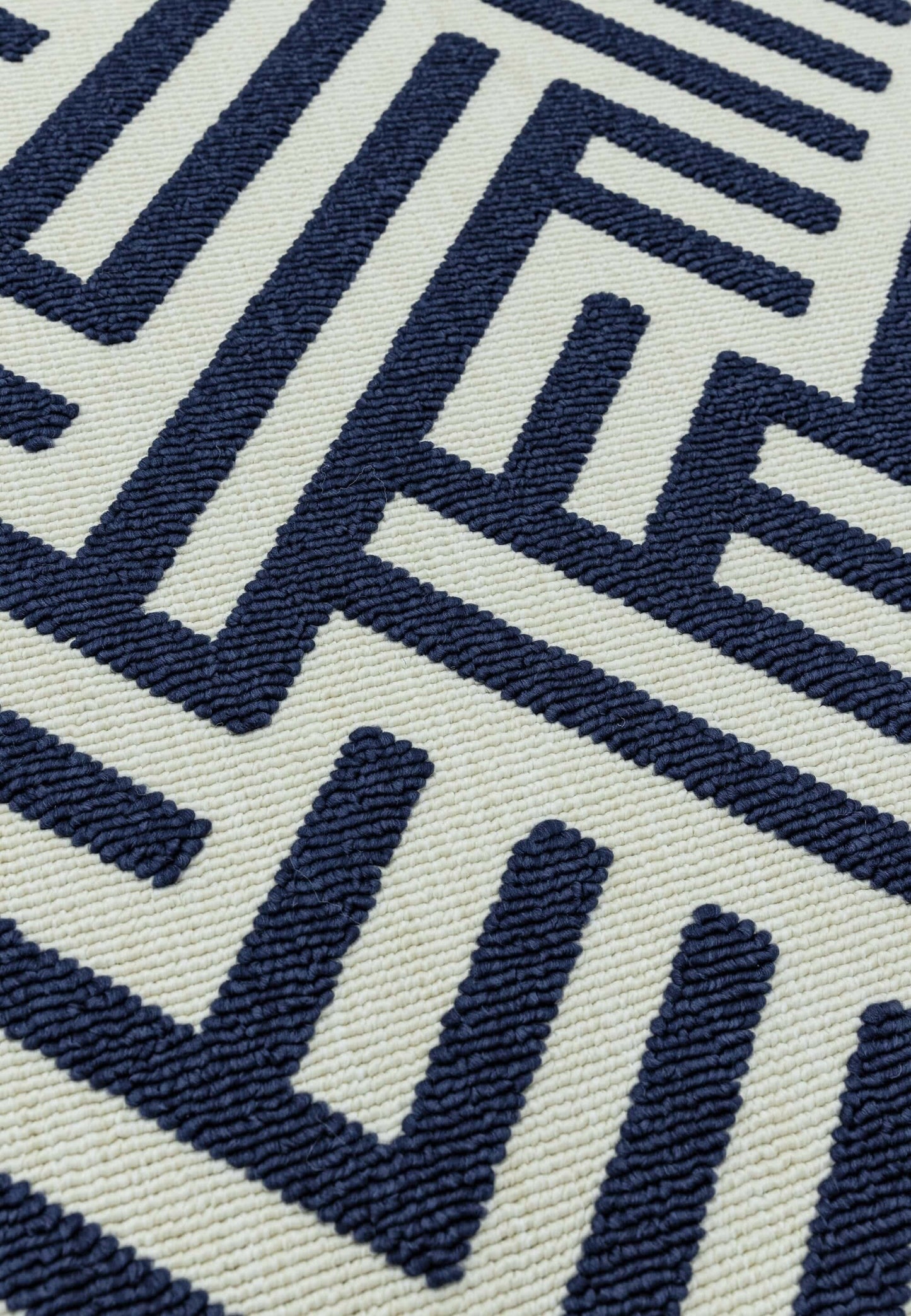 Alfombra de polipropileno mod. ANTIBES/LINEAR